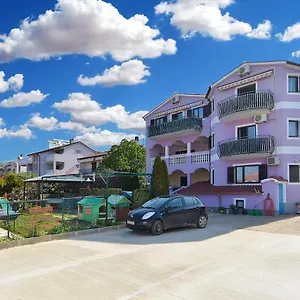 Anka 1223 Apartament